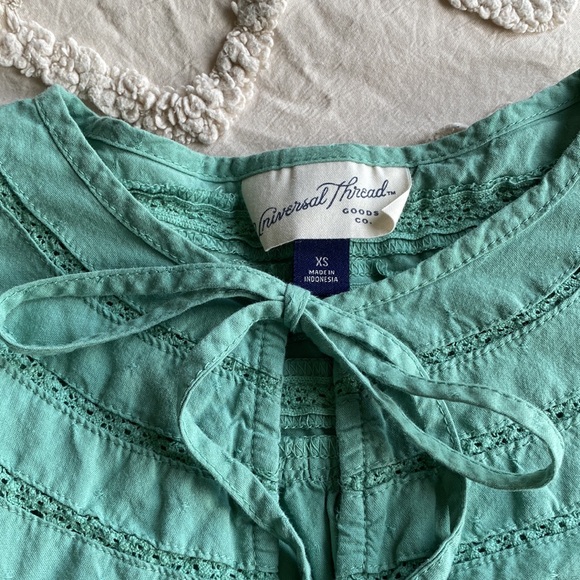 Universal Thread women’s green shirt - Picture 5 of 9